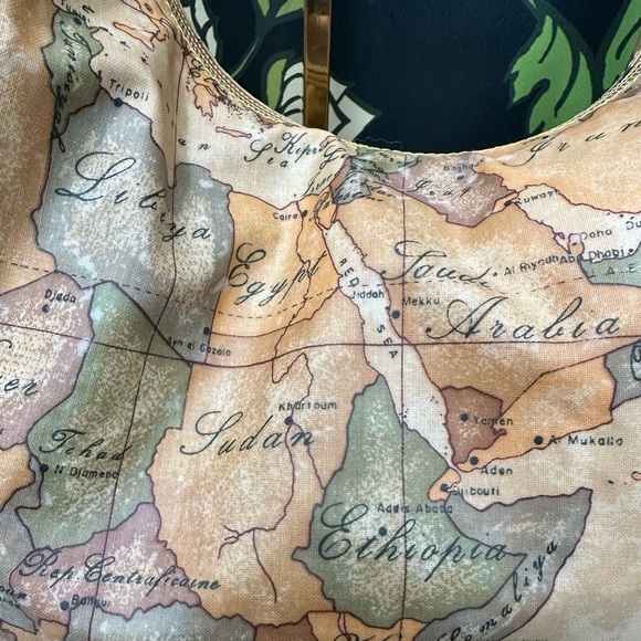 Alviero Martini 1ª Classe Geo Classic Hobo Shoulder Bag - Picture 11 of 13